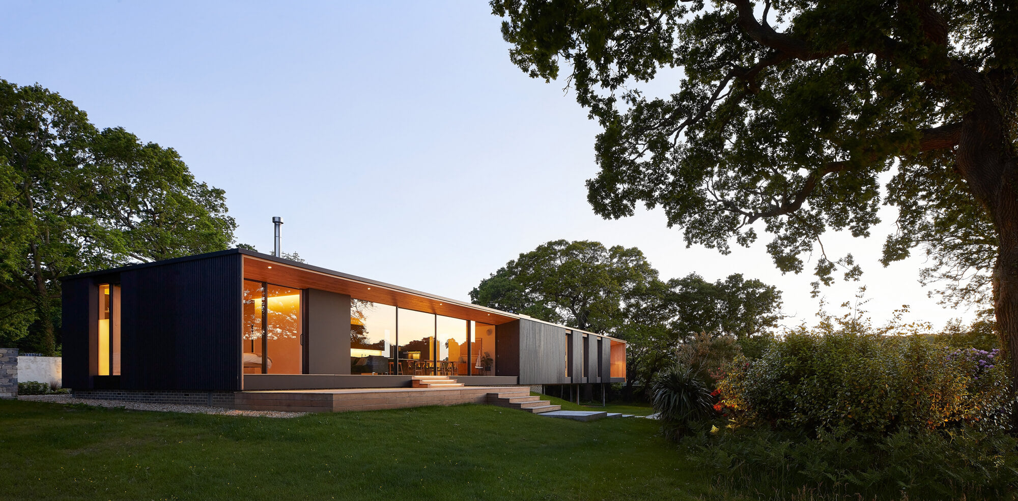 Exterior of a vacation home made from larch wood finished with Rubio Monocoat Hybrid Wood Protector.