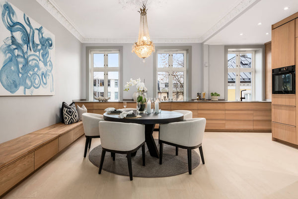 Project inspiration for a modern kitchen with a warm, cozy feel. Oak cabinetry was coloured and protected with Rubio Monocoat Oil Plus 2C "Mist 5%".