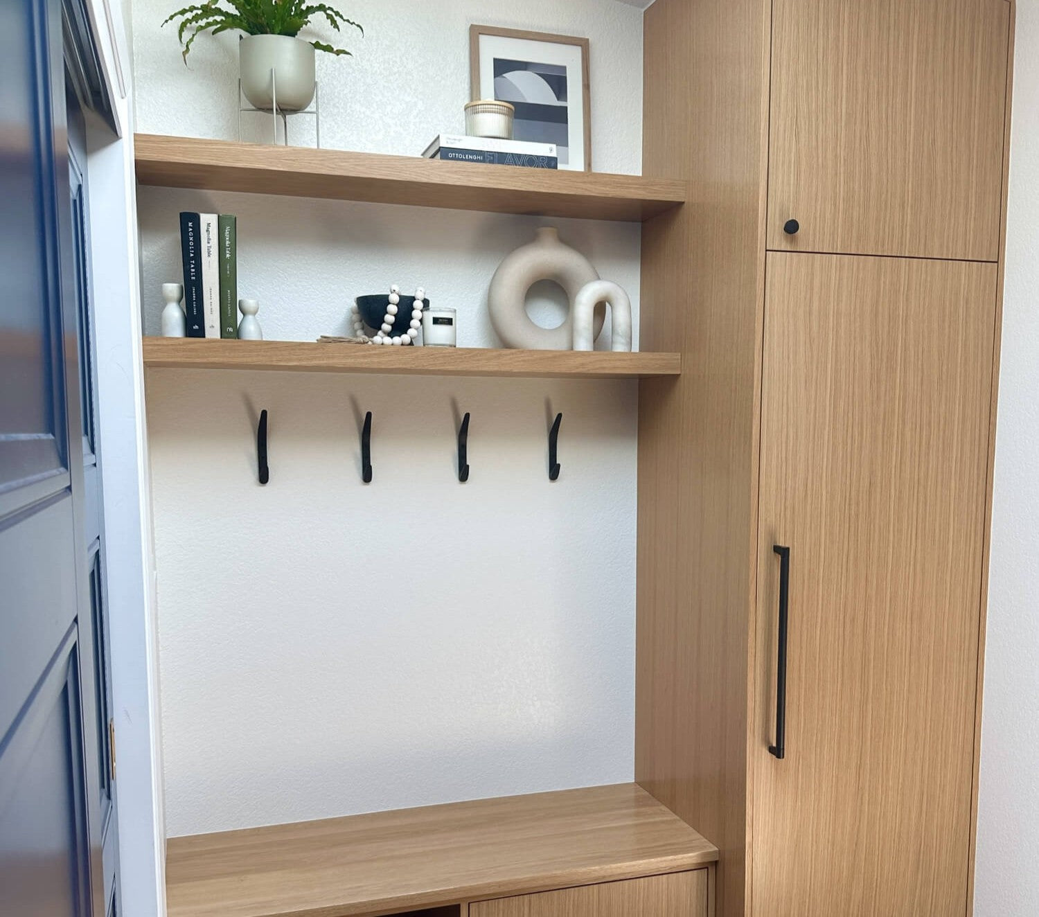 Project inspiration for modern mudroom cabinetry finished with Oil Plus 2C 