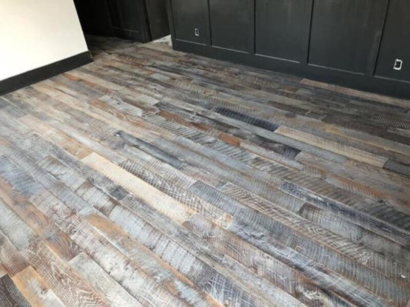 Rustic flooring finished with Oil Plus 2C floor finish.