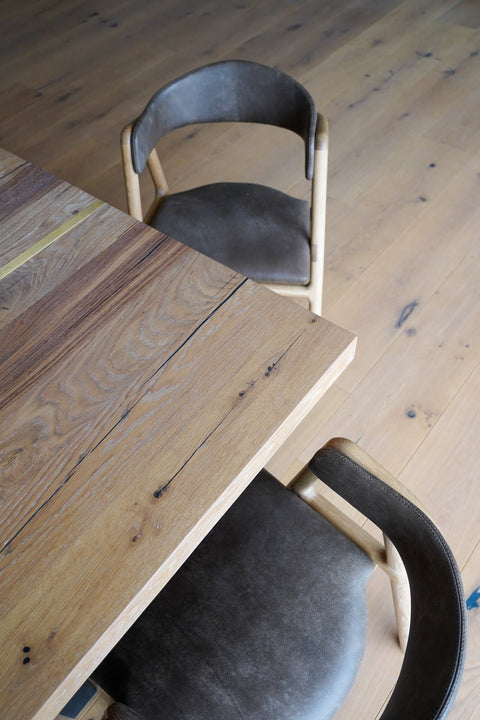 Details on a European oak table finished with Oil Plus 2C Mist 5% for a light, natural look.