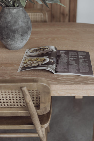 Close up of white oak beautifully accentuated with Rubio Monocoat Oil Plus 2C "Mist 5%".