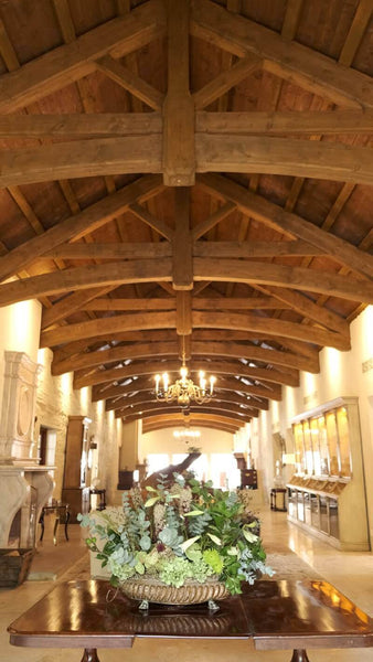Exposed cathedral style ceiling beams.